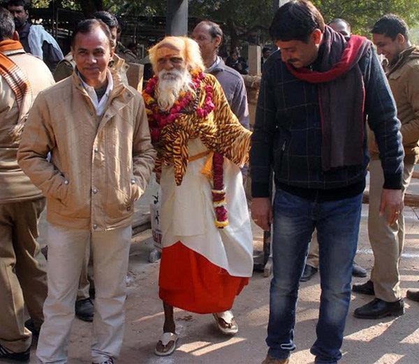 ಉತ್ತರಪ್ರದೇಶ: ಮೊದಲ ನಾಮಪತ್ರ ಸಲ್ಲಿಸಿದ ವಿಶೇಷ ಅಭ್ಯರ್ಥಿ